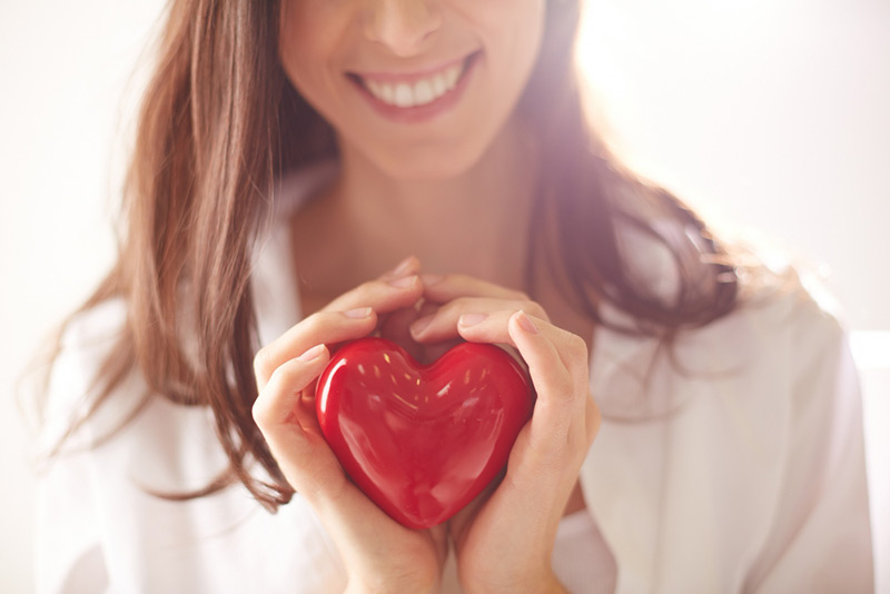 Benefici dello yoga:  favorisce la salute del cuore.